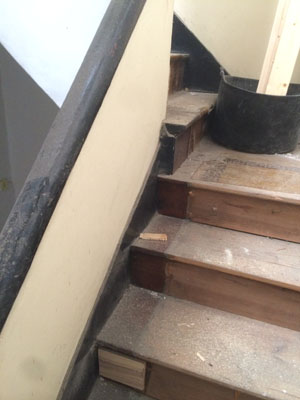 Fatima escalera, gold, Dubái, Carpintería, moma  https://www.carpinteriamoma.com, carpintería, Vigo, reformas, integral, parquet,  armarios,  suelos , diseño , 8888, Pontevedra, ebanistería